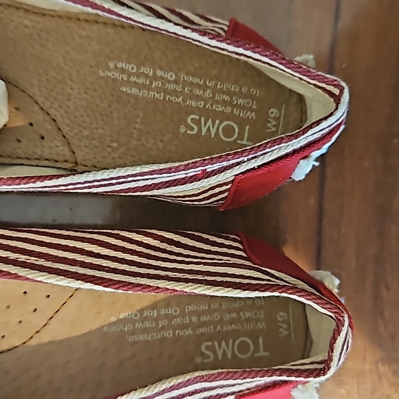 Tom's casual flats, red with red stripes. - Picture 2 of 7